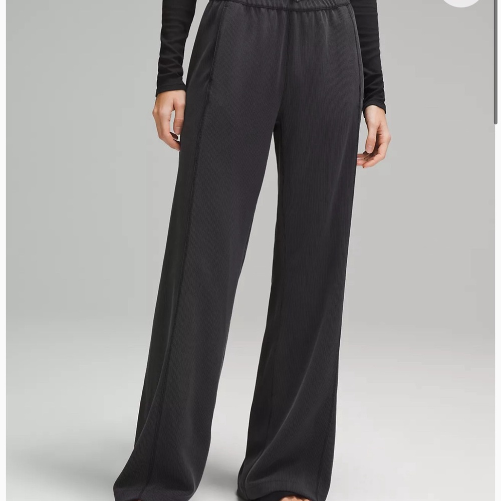 Lululemon Ribbed Softstreme M
MR Pant 32"